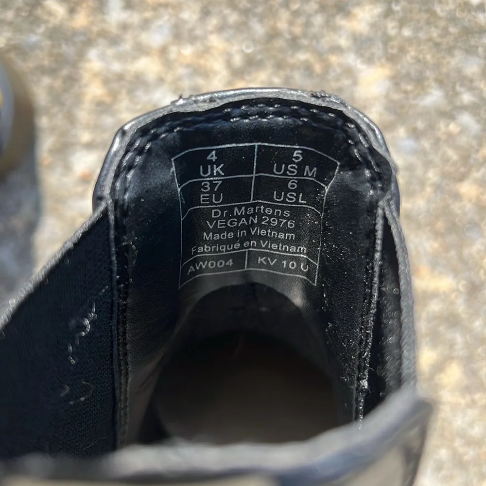 Like new vegan leather doc martens 2976 - Picture 3 of 6